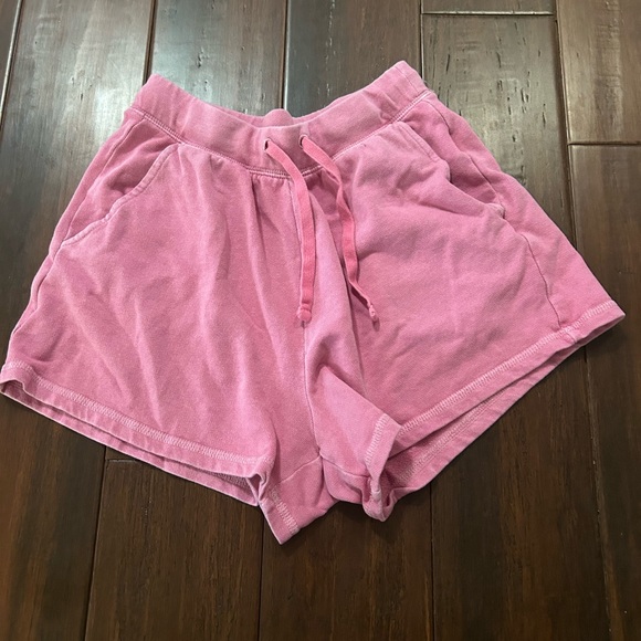 Pink Old Navy shorts - Picture 2 of 4
